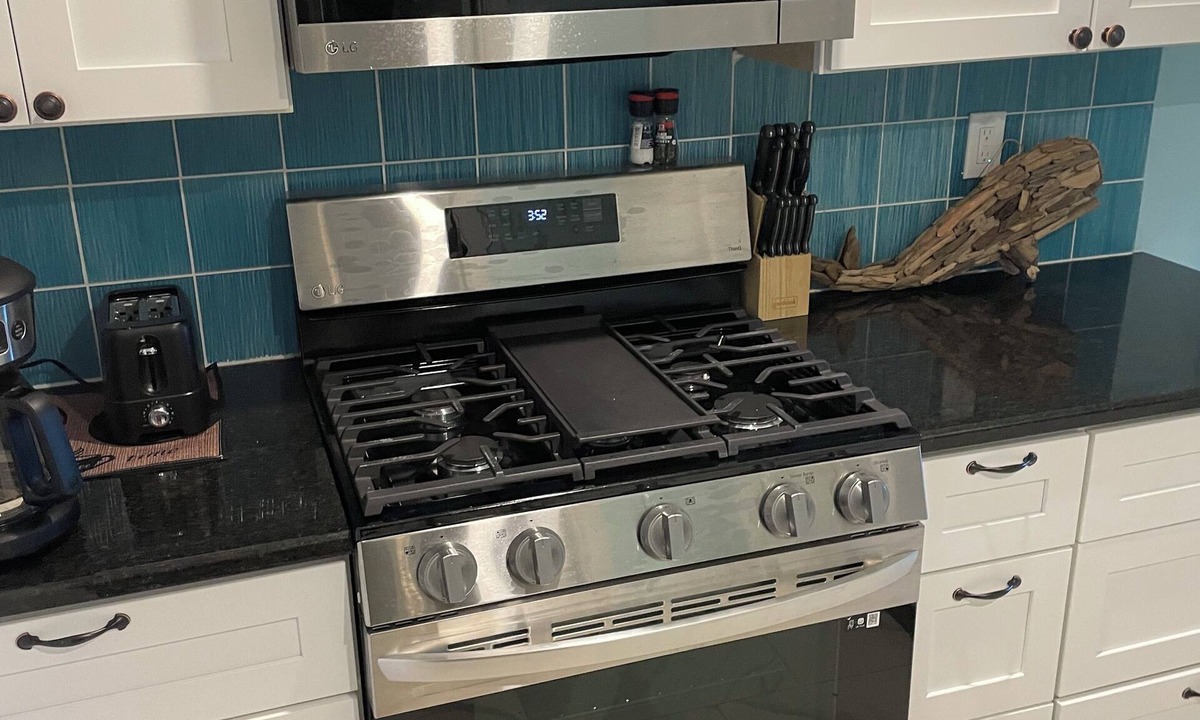 Ocean Hill Apartment | Another day in paradise High end studio with WiFi and AC in pleasant Corolla