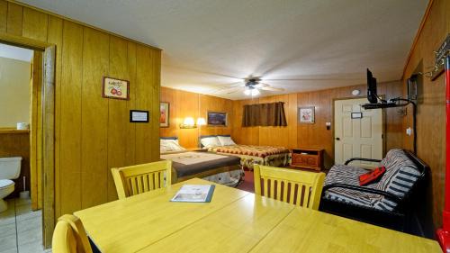 Red River House | Arrowhead 18