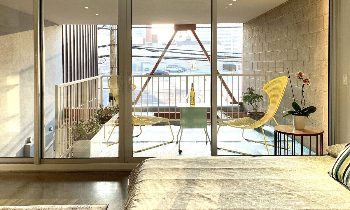 West Poplar Apartment | Art Tower suite with private patio