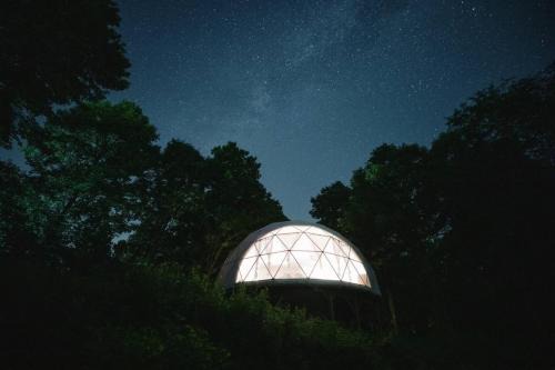 Fairview House | Asheville Luxury Glamping Dome - Mountain Views, and Hot Tub!