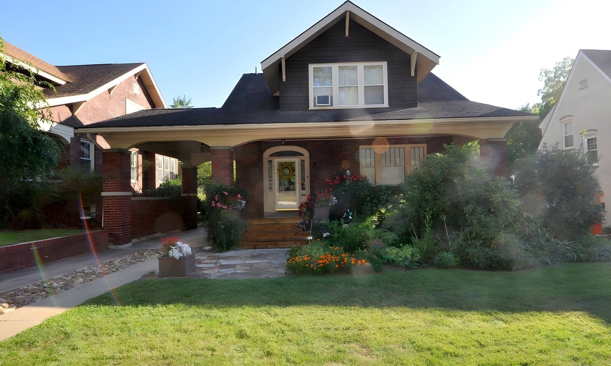 Berkeley Springs House | Aunt Beas Bungalow - Right in Town!