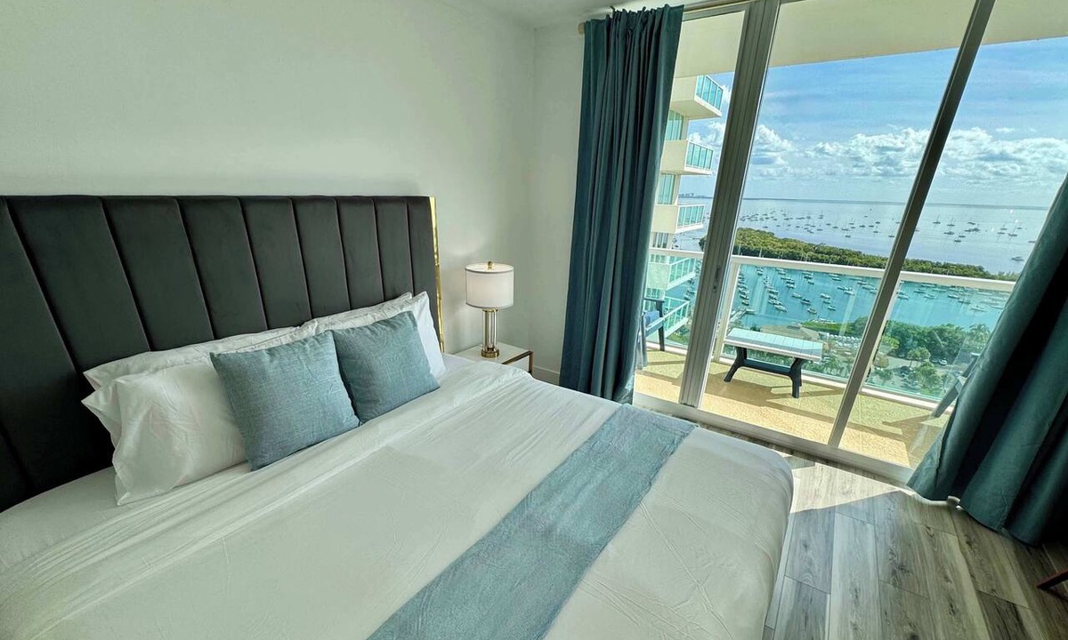 Coconut Grove Condo | Balcony Ocean Views | Pool, Gym, Wi-Fi & Parking