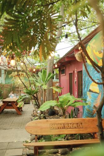 Wailuku Hostel | Banana Bungalow Maui Hostel