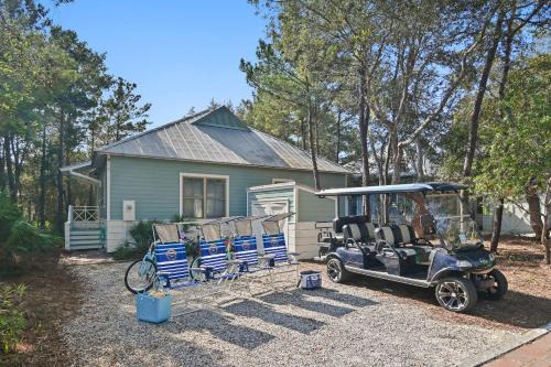 Seacrest House | Beach Bungalow, 3 Min Walk to Beach, Golf Cart, 4 bikes, Wagon