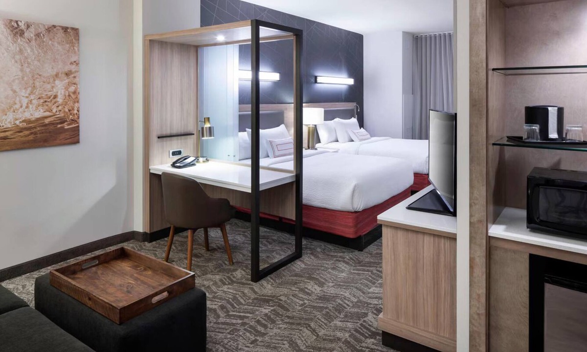 Clearwater Beach Hotel | Beach Escape! 3 Convenient Suites, Near Clearwater Beach, Pool, Pets Allowed