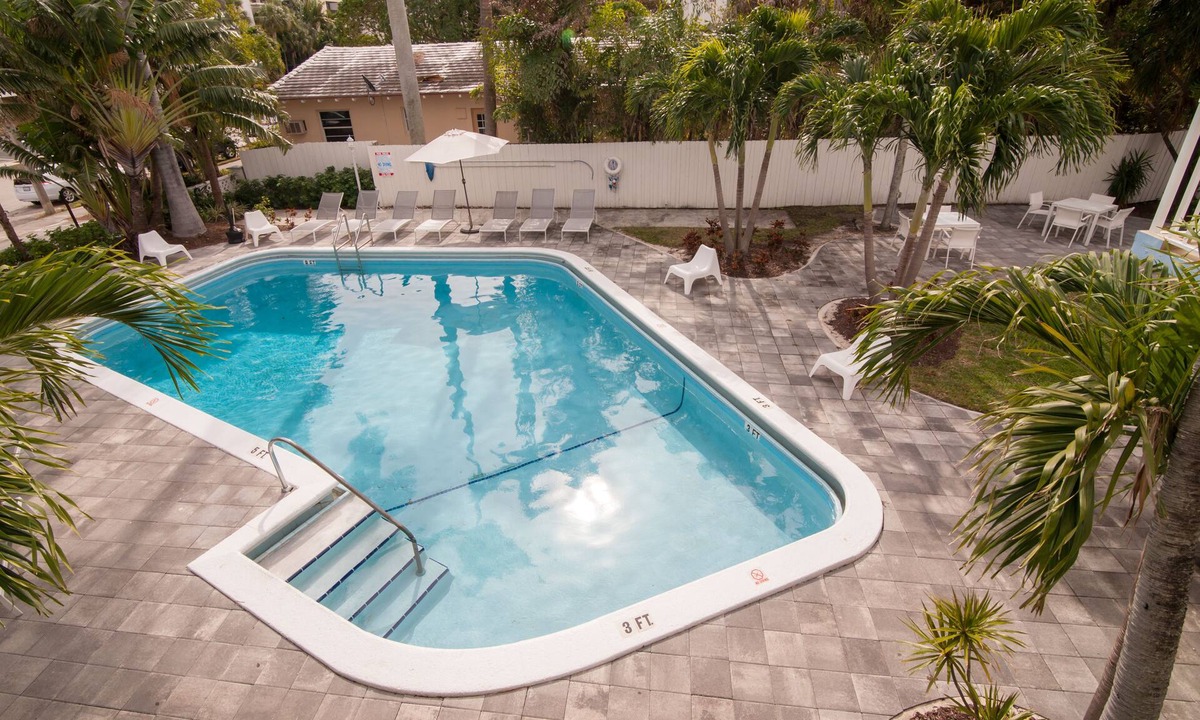 Central Beach Hotel | Beach Gardens A North Beach Village Resort Hotel