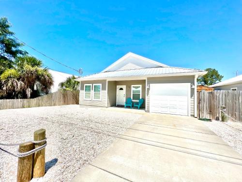 Laguna Beach House | Beach Haven One Block to Bch Sleeps Six Dog OK