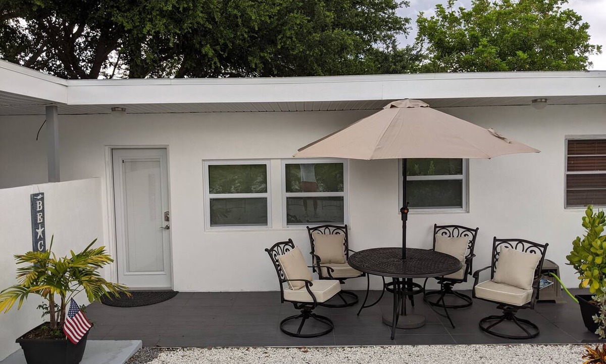 Laurel Condo | Beach is only one a minute drive. Nicely remodeled condo.