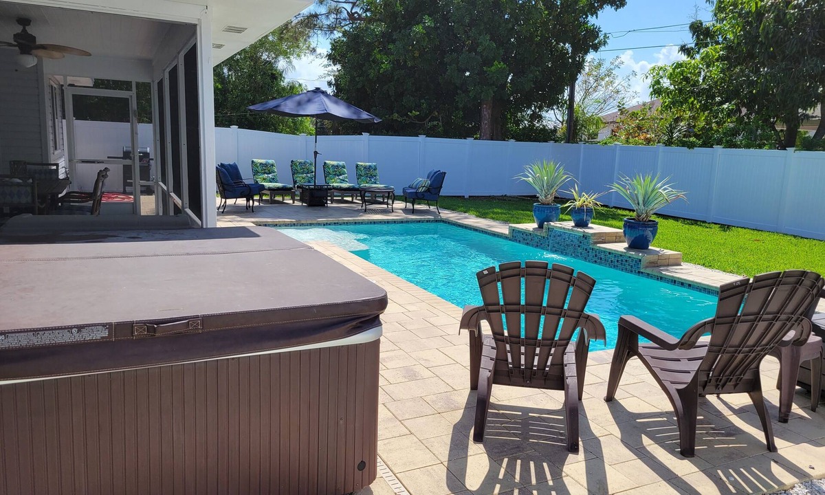 Bonita Springs House | Beach Sun & Fun-Private Pool & Hot Tub Dog Friendly.
