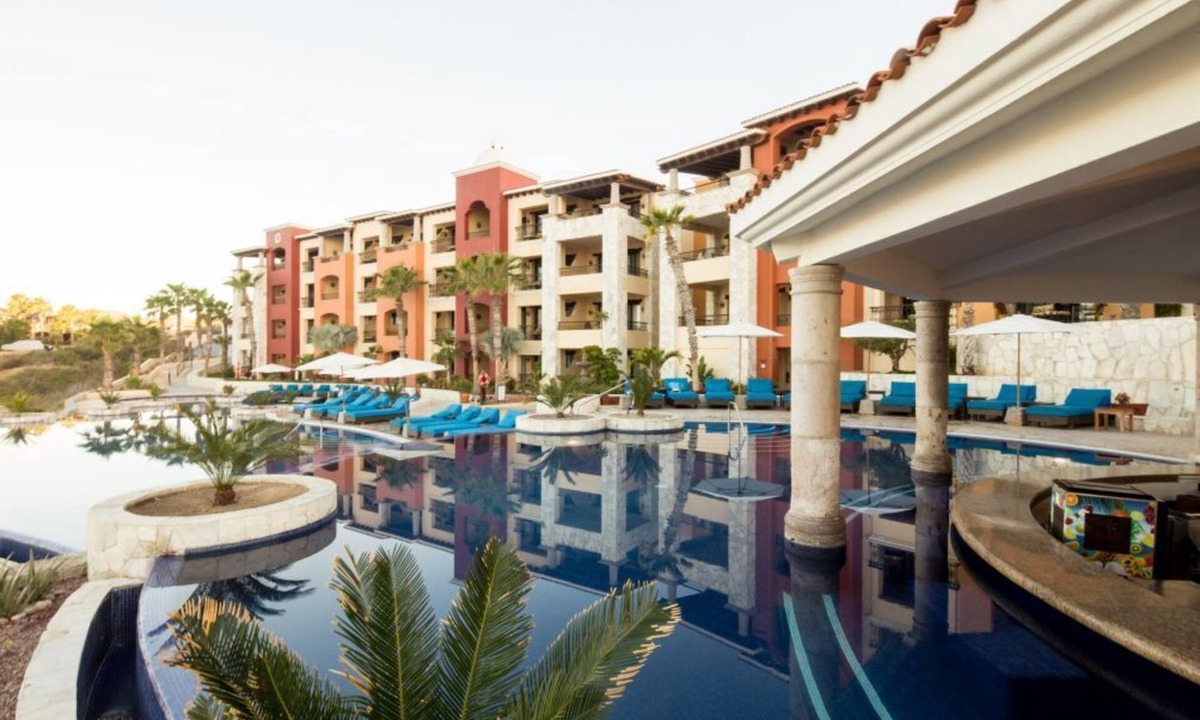 Cabo San Lucas Hotel | Beachfront 1BR Condo in Hacienda Encantada