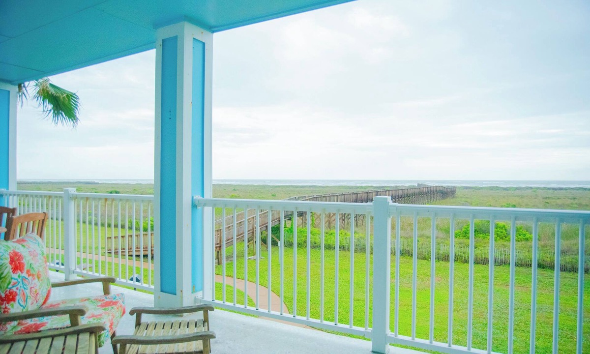 Red Fish Cove Condo | Beachfront Condo with a Spectacular 180 degree view of the Ocean at Pointe West