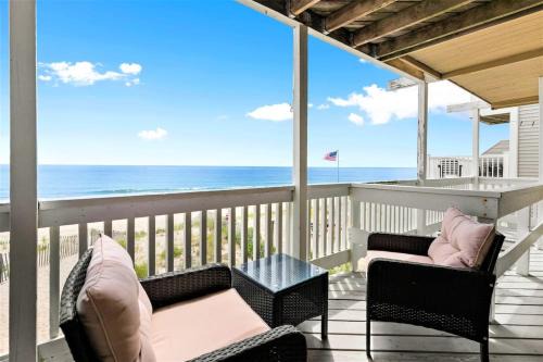 Salisbury Beach House | Beachfront Panoramic Views Oceanfront Oasis