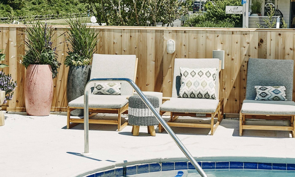 Montauk Hotel | Beachfront Retreat: Steps to the Sand with Pool
