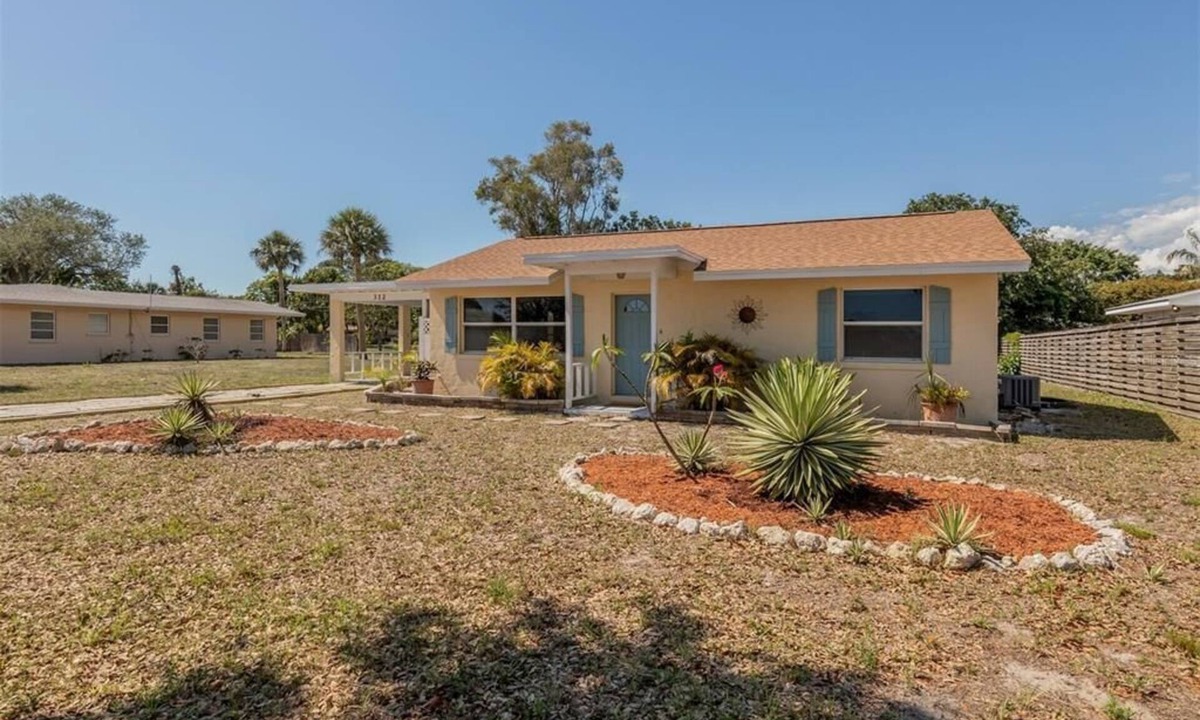 Venice House | Beachwalk Bungalow on Venice Island - in-ground pool plus beach just steps away!