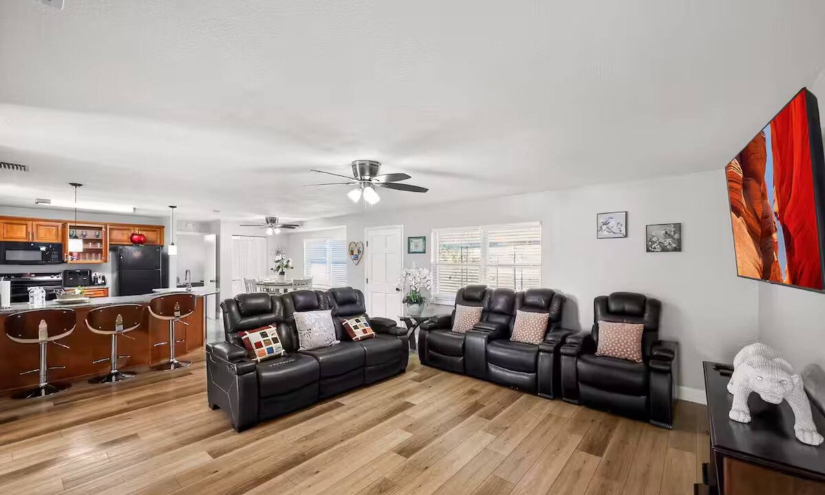 Temple Crest House | Beautiful 4/2 house, minutes from Busch Gardens