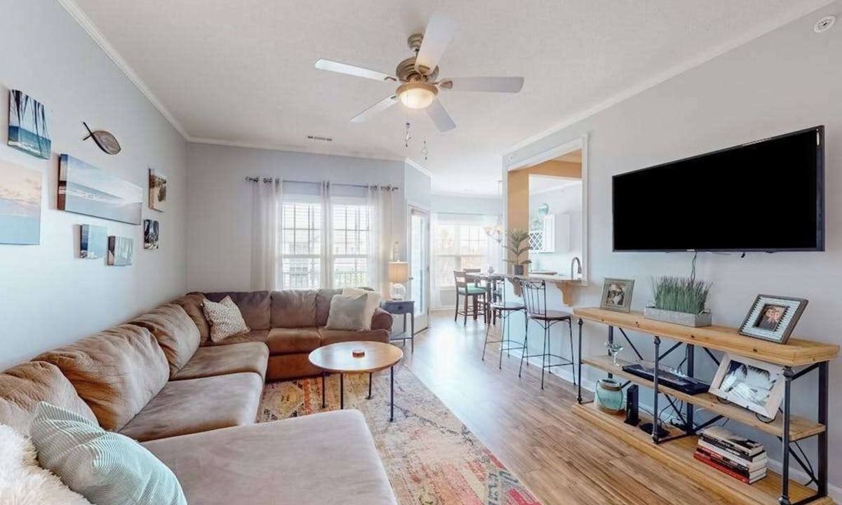 Villages of Five Points Condo | Beautiful condo near ocean with pool, fast WiFi, central AC & washer/dryer