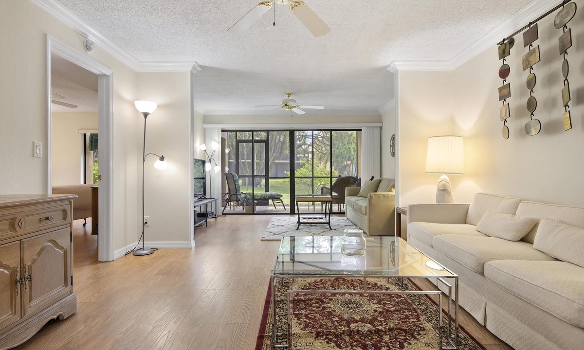 Gulf Gate Estates Condo | Beautiful condo near Siesta Key and Siesta beach