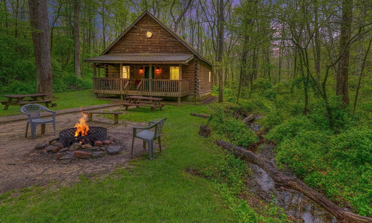 Logan Cabin | Blue Rose Cabins - Oleander Cabin