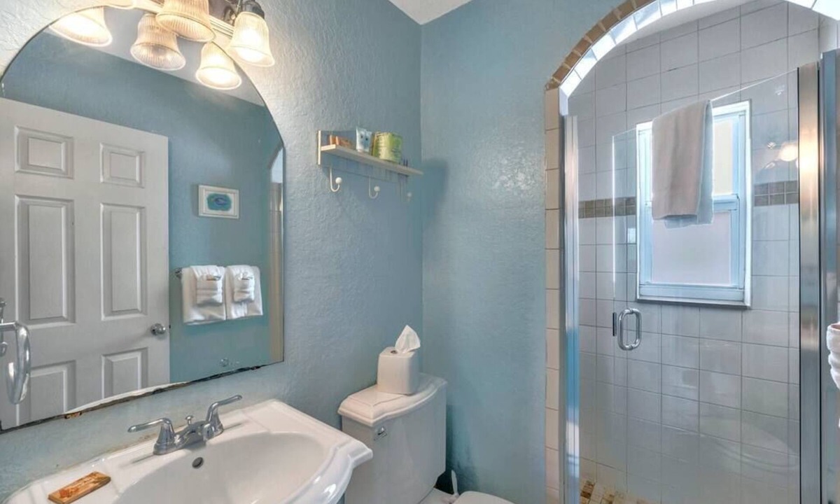 Clearwater Beach Hotel | Blue Wave Suites: Make Waves in Clearwater Beach