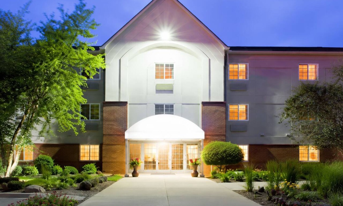 Richfield Hotel | Blue Way Inn & Suites Extended Stay Bloomington Airport - Minneapolis