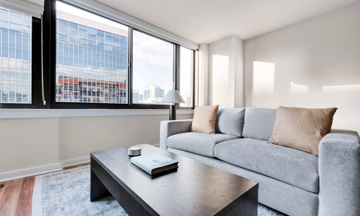 Rosslyn Apartment | Blueground | Radnor - Fort Myer Heights, view, nr Arlington Memorial Bridge