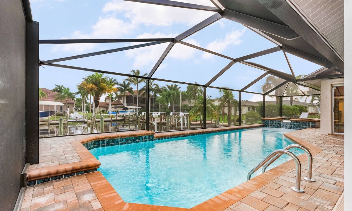 Pelican House | Boater's Delight | Gulf Access, Bikes, Kayaks, Pool Table, Heated Poo/Spa - Villa Blue Sky - Roelens