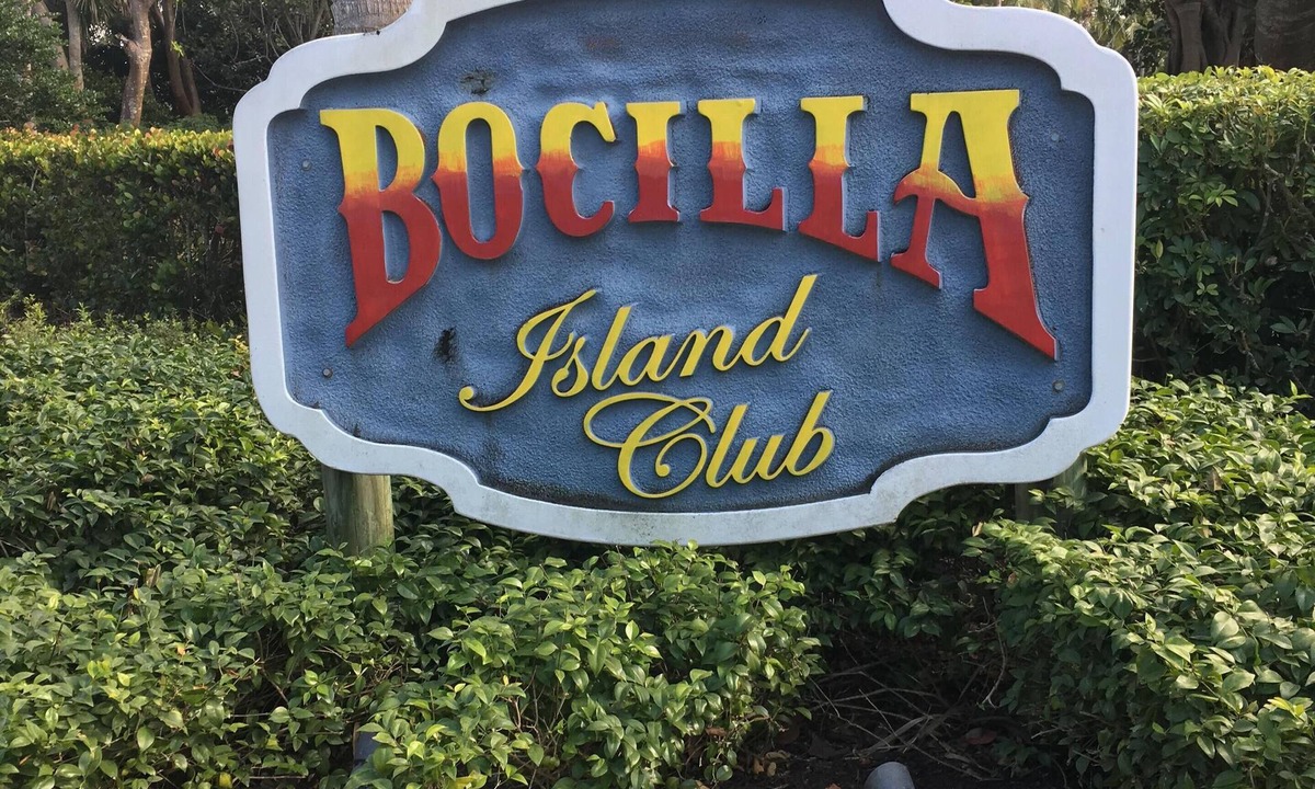 Bokeelia Condo | Bocilla Island Club Condo, Boat Dock, 400 foot Private Pier, 2 Pools, Tennis