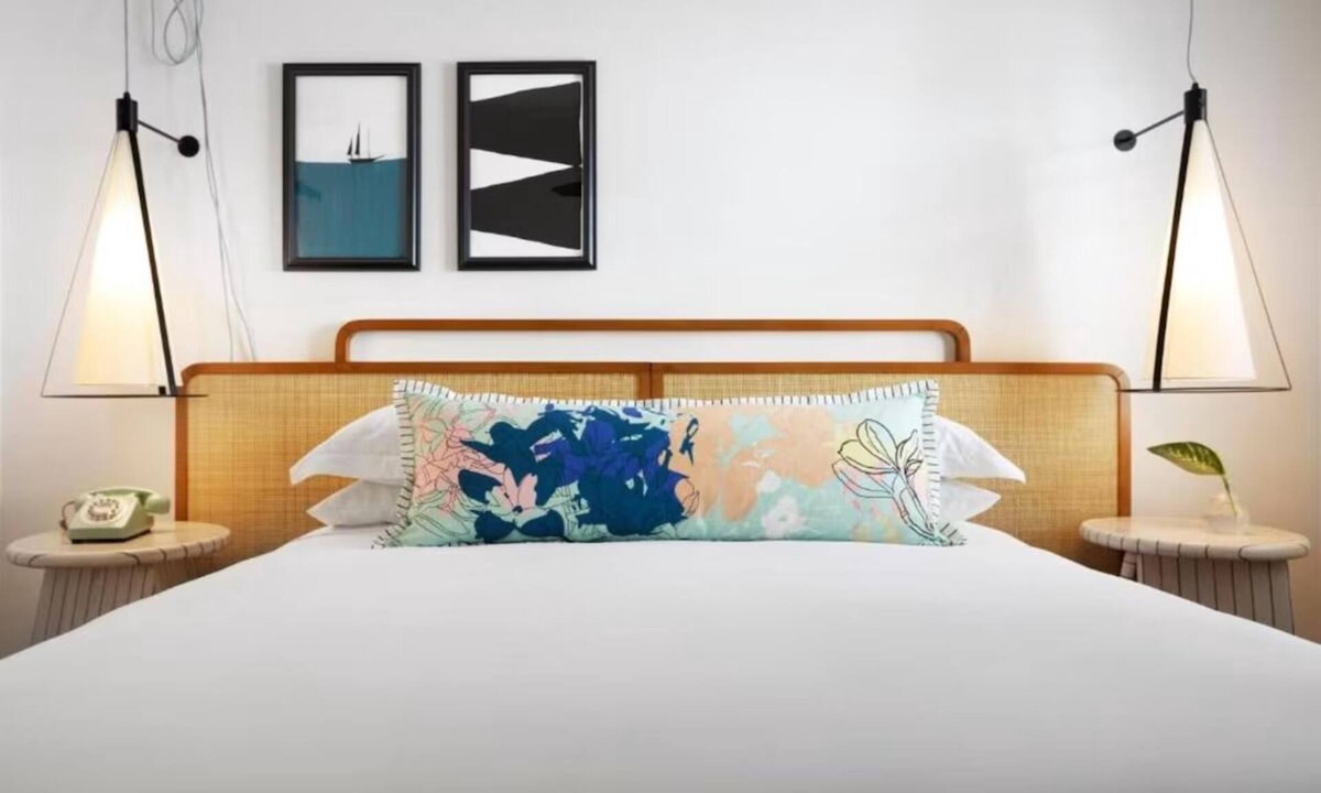 Old Town Hotel | Bohemian Retreat with Pool in Old Town Key West | Free Breakfast Onsite!