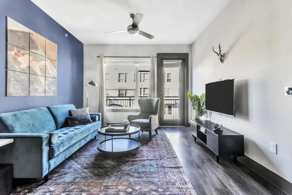 Richardson Apartment | Boulevard Stays Dashing 1BR Suite Pool Parking Gym H