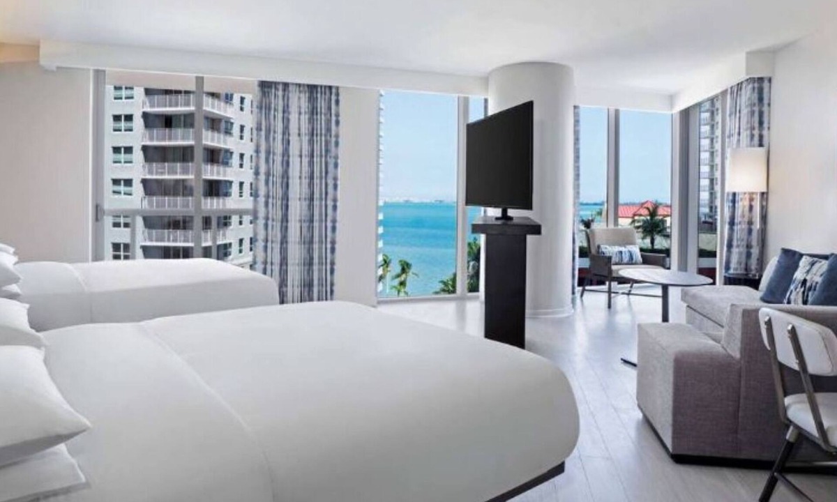 Brickell Hotel | Brickell Suite | Scenic Views & Modern Comfort Near Downtown Attractions