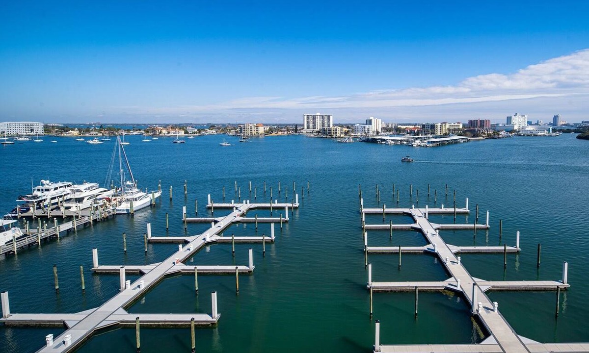 Clearwater Beach Hotel | Bright 2 Queen Base | Beach Walk 0.3 mi, Outdoor Pool & Rooftop Sips, by Pier 60