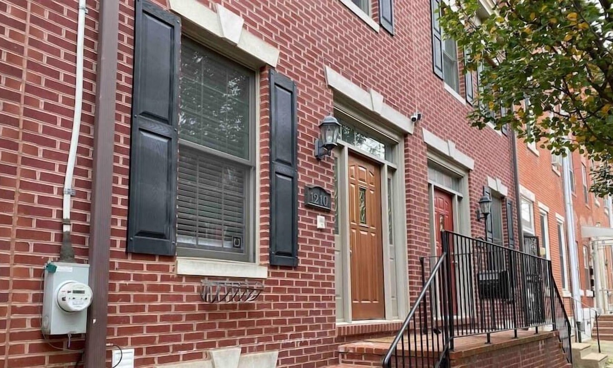 West Poplar House | Bright 5 Bedrooms 5.5 Bathrooms at Sprint Garden