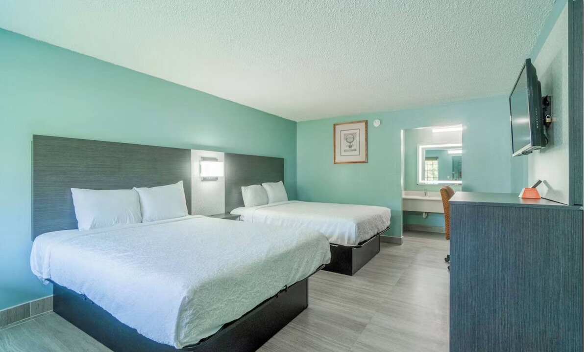 Harlingen Hotel | Budget-Friendly 2 Queen Beds Near Harlingen Attractions