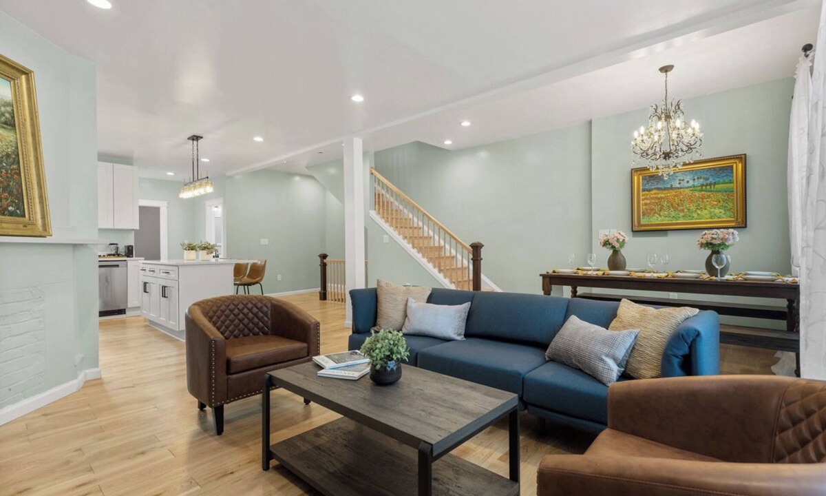 Bluff House | By PPG,Duquesne,Mercy |Exquisite, New |Free Parkin