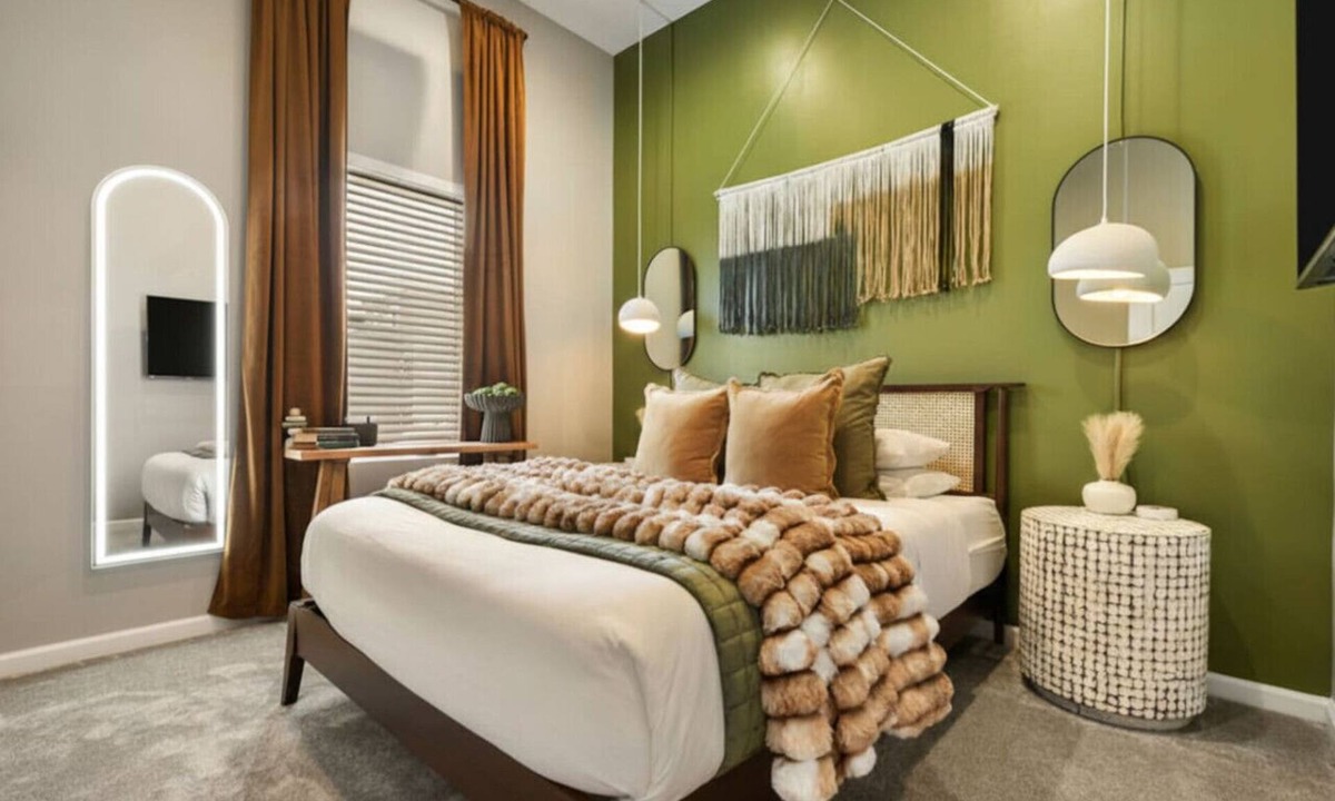 Lower Lawrenceville Apartment | Calm Couples Retreat | Designer Condo | No Stairs