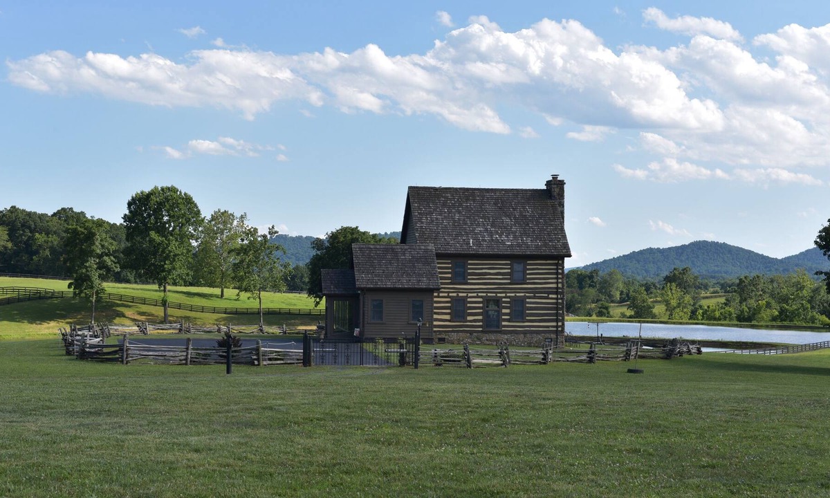 Flint Hill House | Camelot at Windsor Lodge, LLC