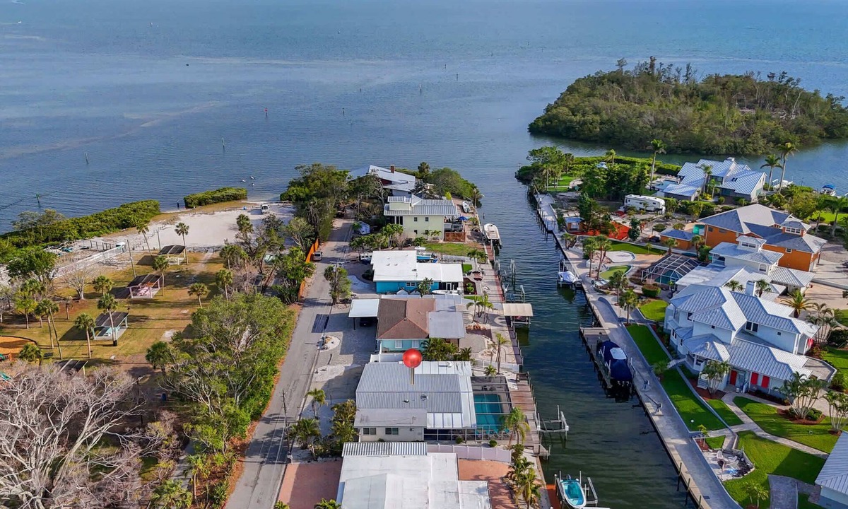 Bayshore Gardens House | Canalfront Home with Pool & Dock