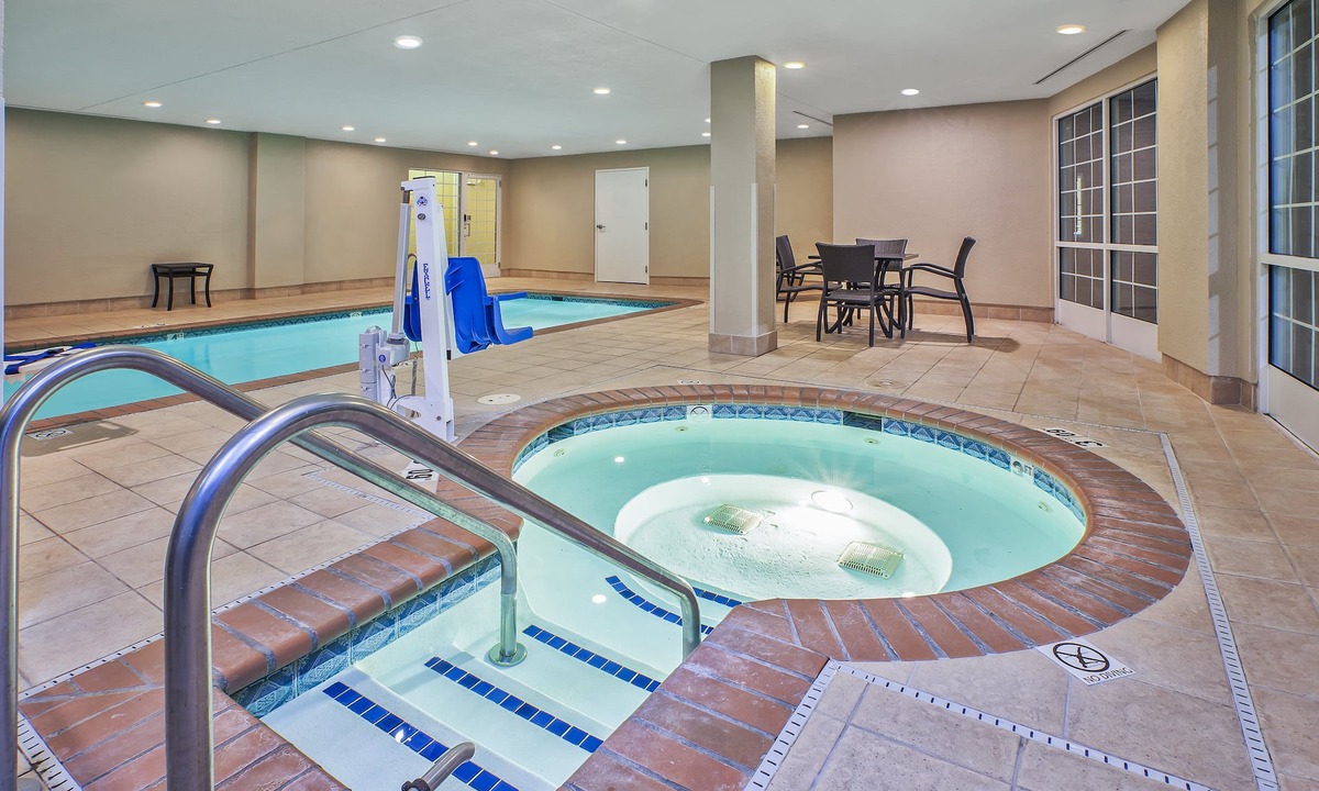Castleton Hotel | Candlewood Suites Indianapolis by IHG
