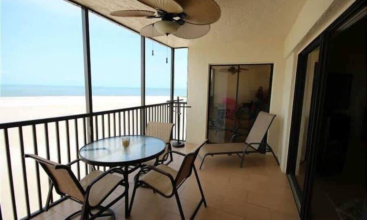 South Island Condo | Carlos Pointe #531 Cozy Beachfront Condo