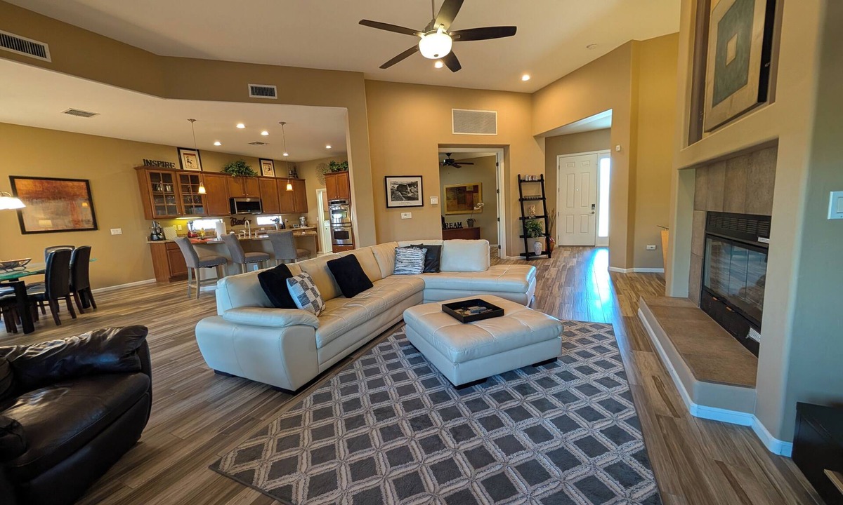 Rancho Vistoso House | Casa Bella-Luxury home on corner lot, bring your fur baby.