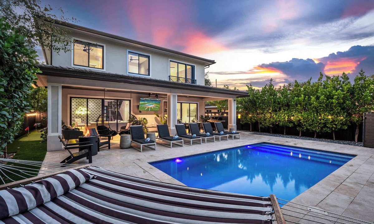 Riverside Park House | Casa Monstera | Heated Pool | Game Room | Golf