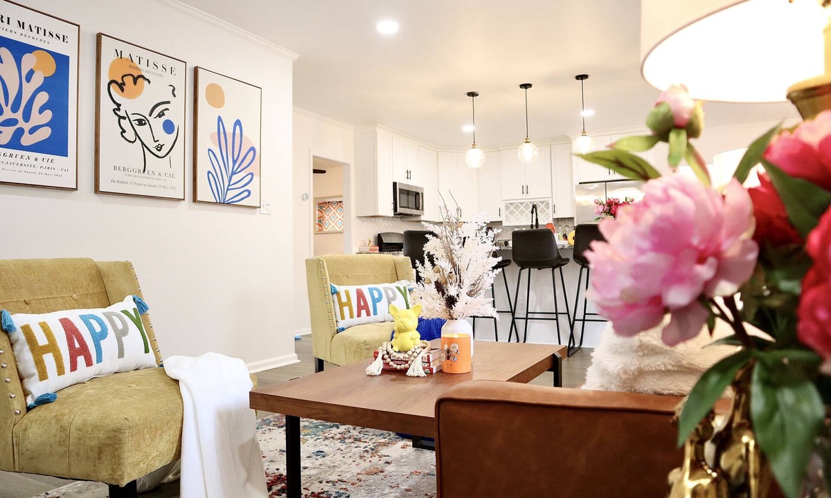 Lawrenceville House | Castle on the Hill/BBQ/King Bed/Arcade/6 Bedrooms