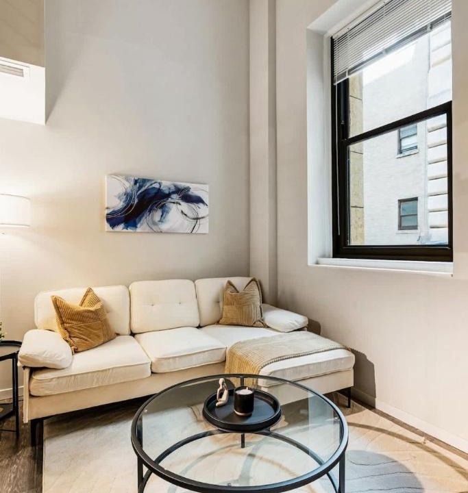Downtown Cincinnati Apartment | CBD OTR Pool Gym Free Parking 5 Mins to Stadiums
