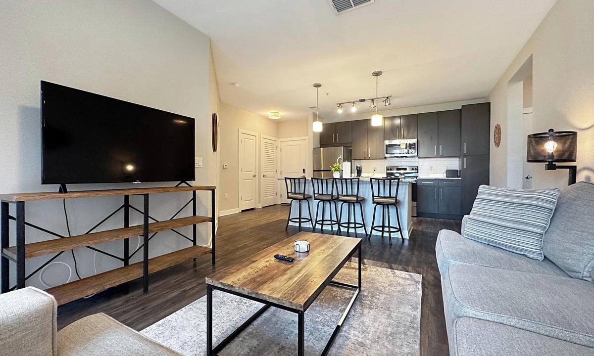 Carver City - Lincoln Gardens Apartment | Central Tampa 2 BR with Resort-Style Amenities