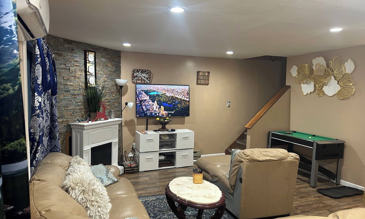 Bushkill House | Charming 2-bedroom townhome in Poconos finest area, near many fun activities.