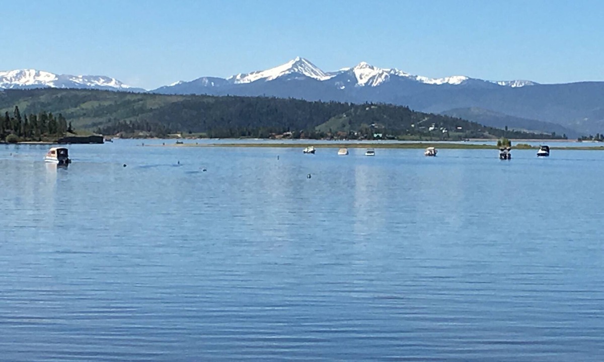Grand Lake House | Charming 3-bedroom waterfront cabin on the North Shore of Lake Granby, Co.