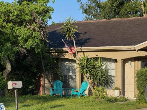 Beacon Woods East House | Charming 4 bed 3 bath single family home in Hudson