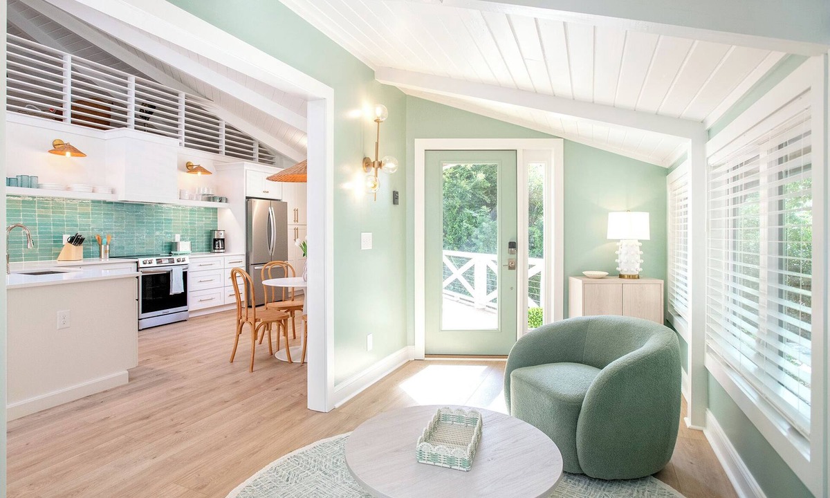 Pine Knoll Shores House | Charming Beach Bungalow "Oceans Eight" in hidden gem - Pine Knoll Shores