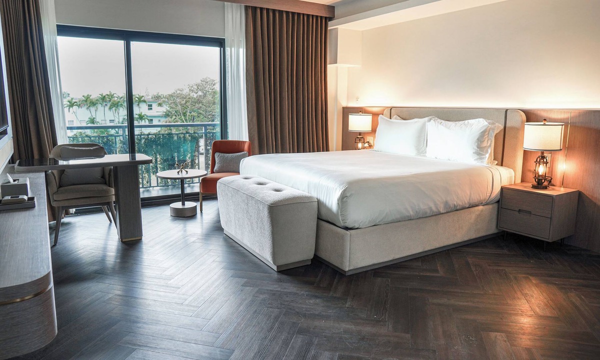 Central Beach Hotel | Charming Boutique hotel with Luxury Amenities steps from Beach. Breakfast Inc.
