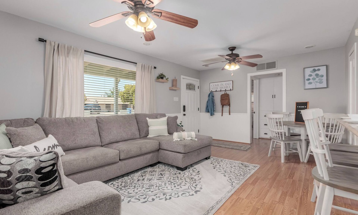 Camelback East House | Charming Bungalow in the heart of Phoenix/Biltmore area.